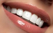 Επιβεβαιωμένο! Λευκάνετε τα κίτρινα δόντια σας σε λιγότερο από 2 λεπτά!